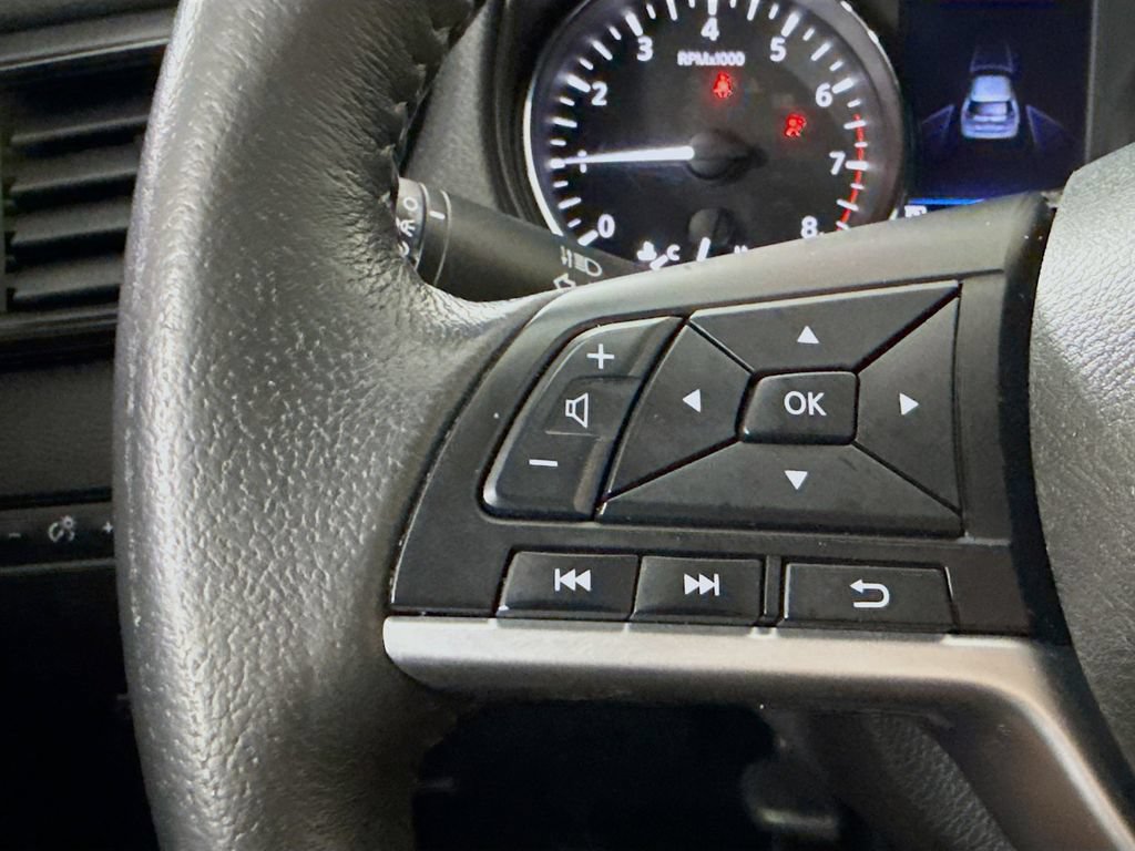 Used 2019 Nissan Rogue S w/ Special Edition Package FWD image 11