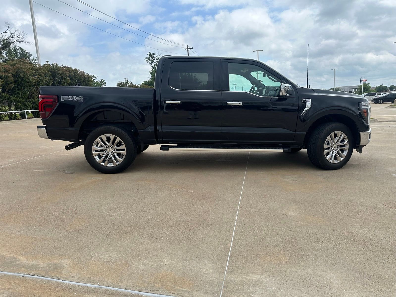 Used 2024 Ford F150 Lariat w/ FX4 Off-Road Package AWD/4WD image 10