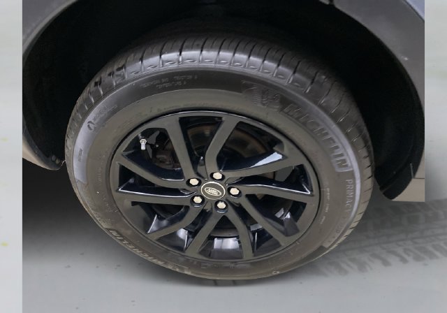 Used 2019 Land Rover Discovery Sport HSE AWD/4WD image 18
