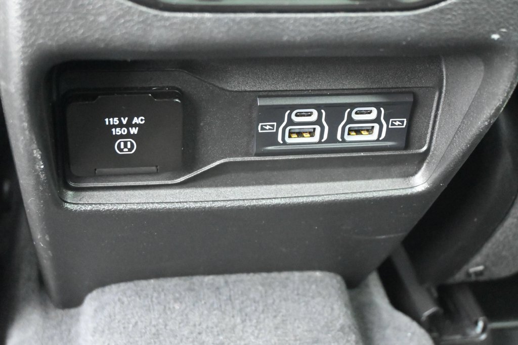 Used 2023 Jeep Grand Cherokee L Summit w/ High Altitude Package AWD/4WD image 26