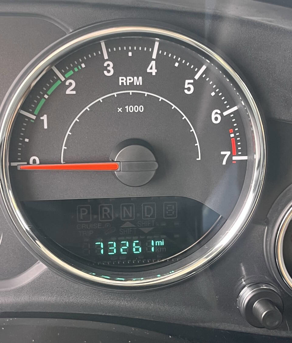 Used 2015 Jeep Wrangler Unlimited Sahara w/ Dual Top Group image 31