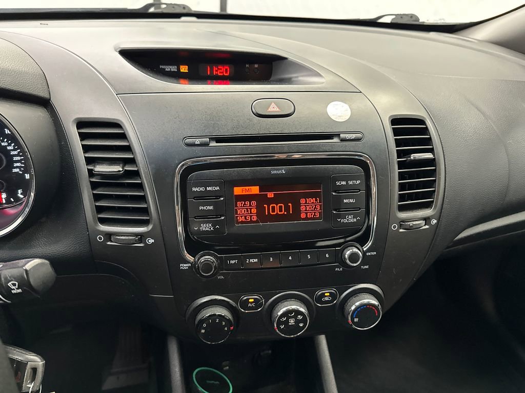 Used 2017 Kia Forte LX image 24