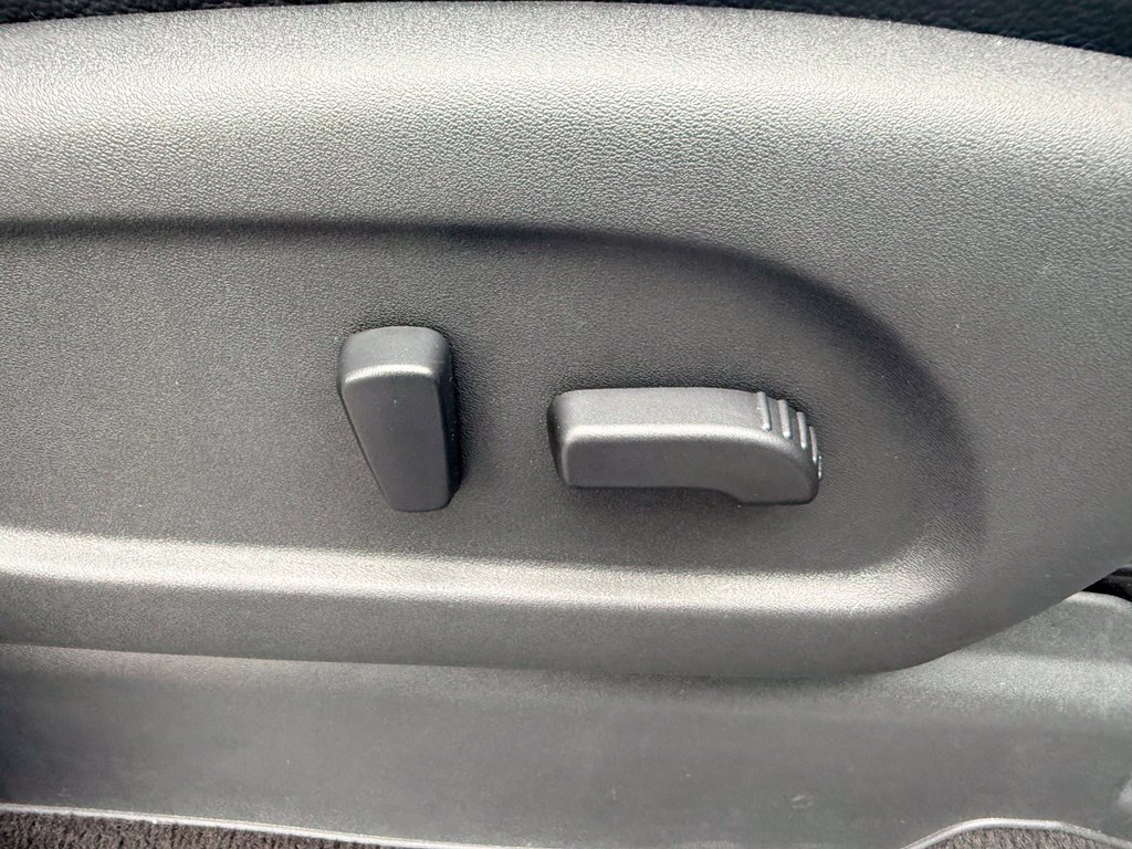 Used 2018 Nissan Titan PRO-4X AWD/4WD image 22