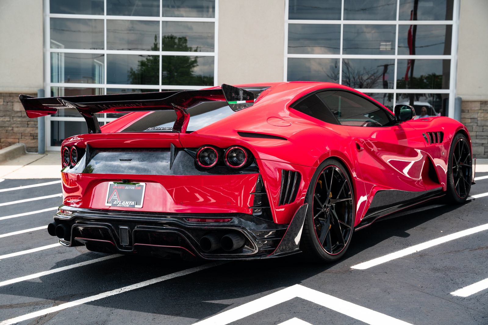 Used 2020 Ferrari 812 Superfast RWD image 16