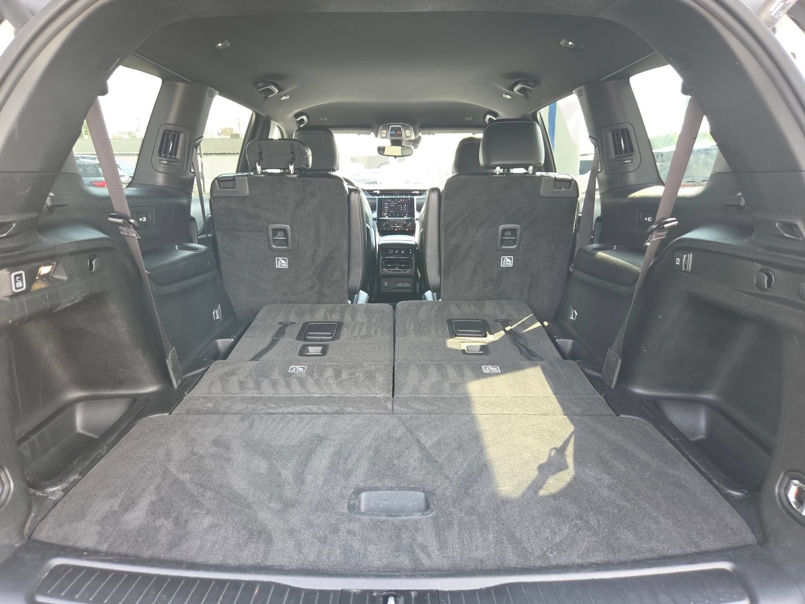 Used 2021 Jeep Grand Cherokee L Laredo AWD/4WD image 39