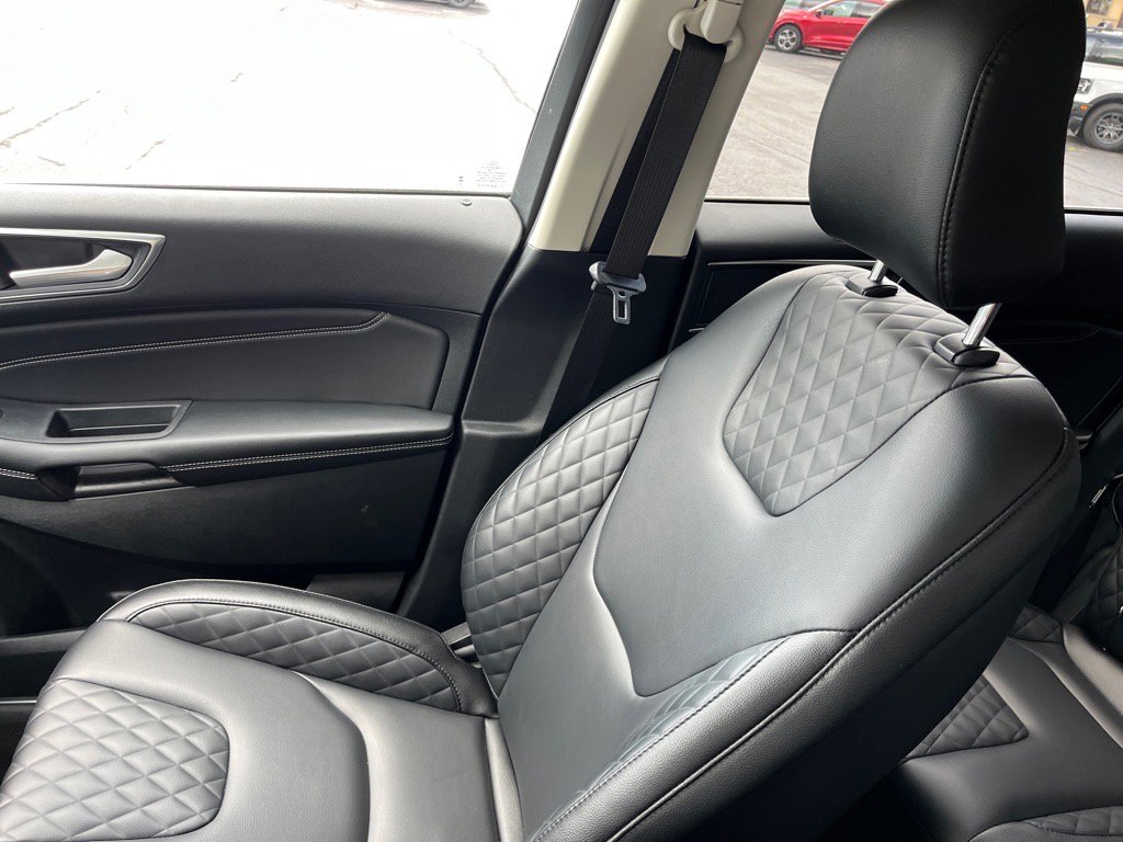 Used 2024 Ford Edge Titanium image 17