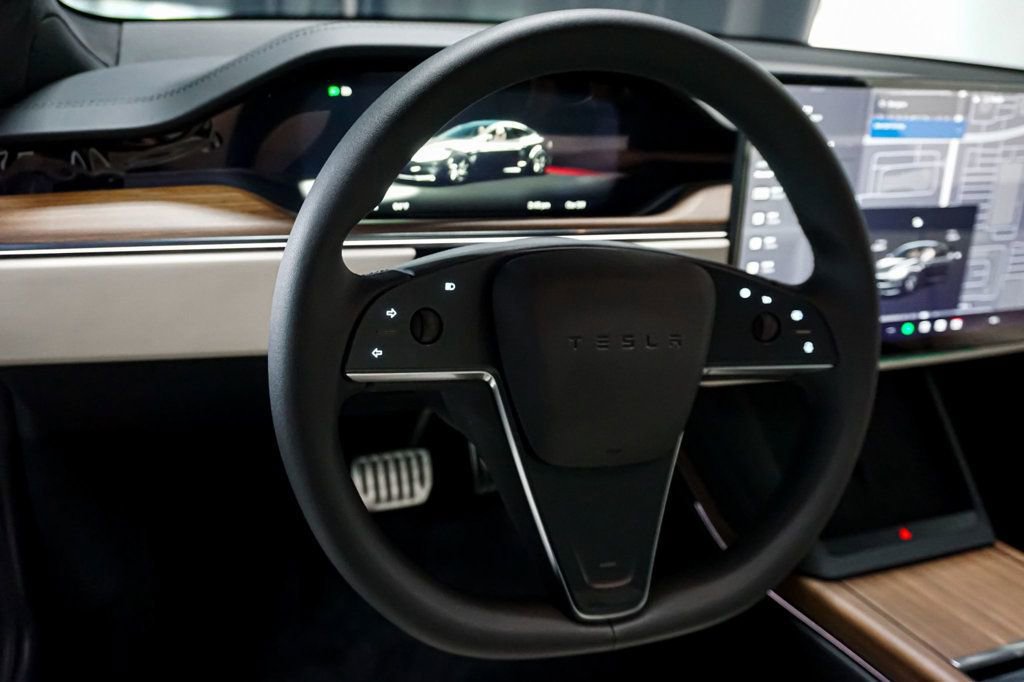 Used 2026 Tesla Model S AWD/4WD image 11
