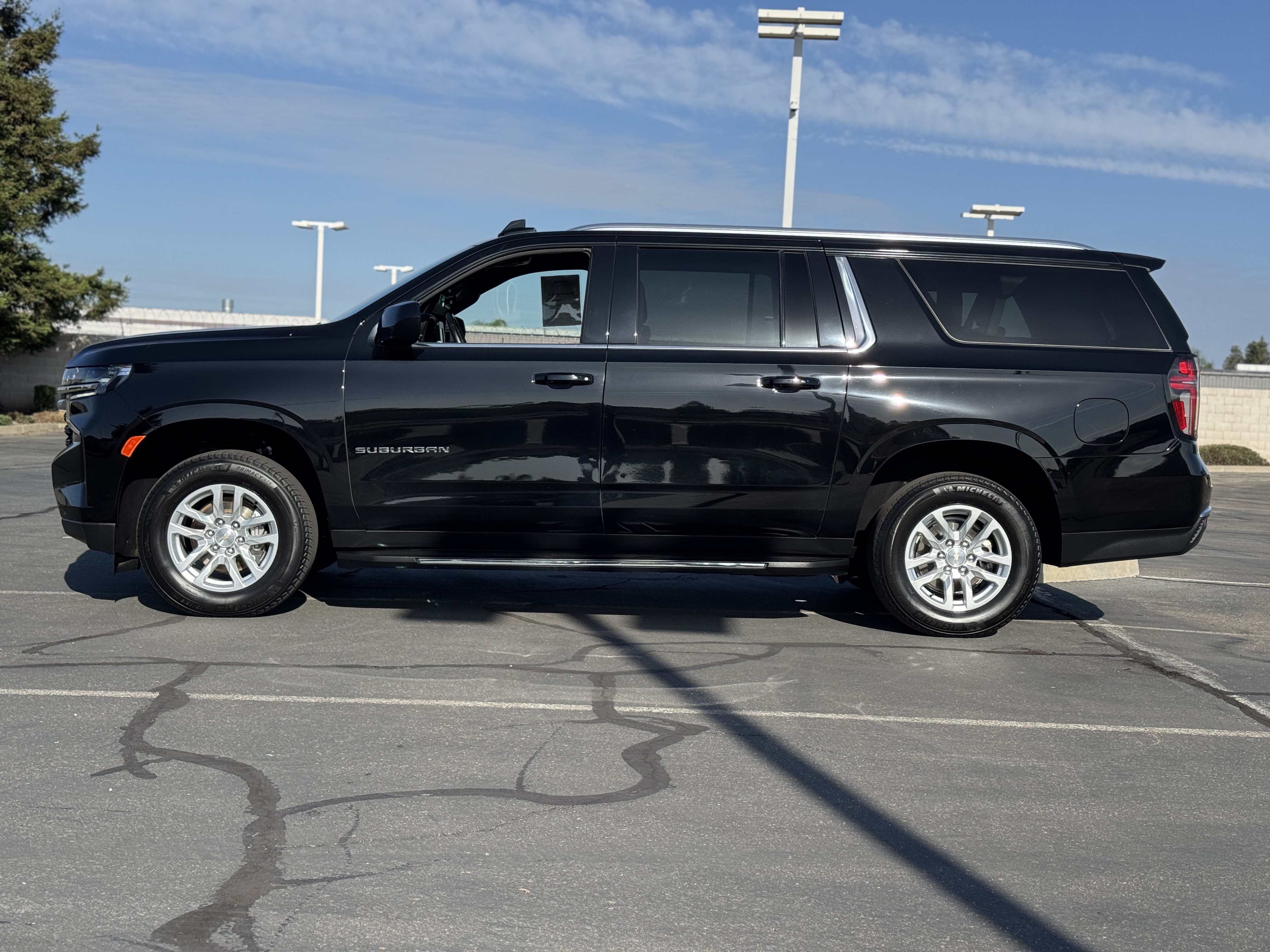 Certified 2024 Chevrolet Suburban LS AWD/4WD image 4