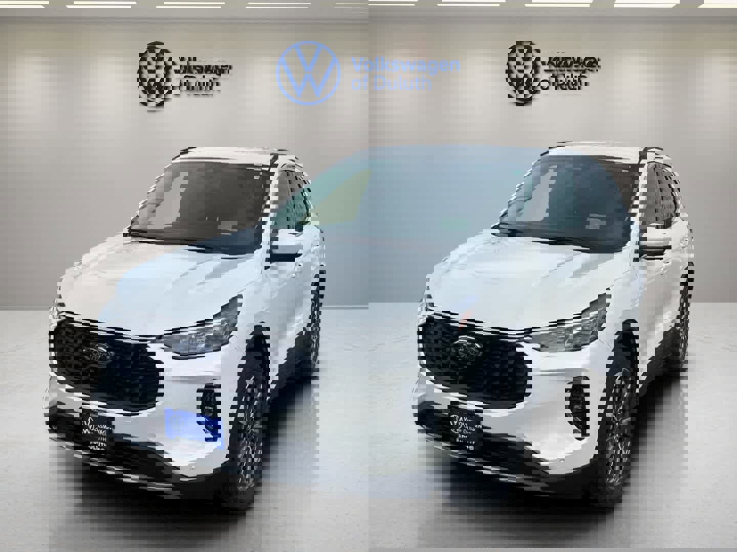 Used 2023 Ford Escape Platinum w/ Premium Technology Package image 1