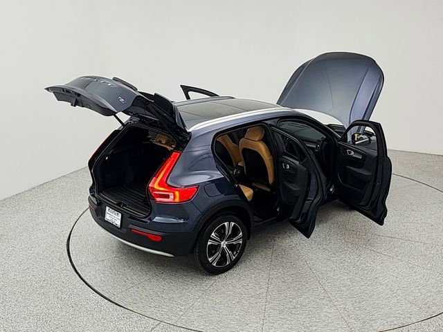 Certified 2022 Volvo XC40 T5 Inscription w/ Advanced Package AWD/4WD image 37