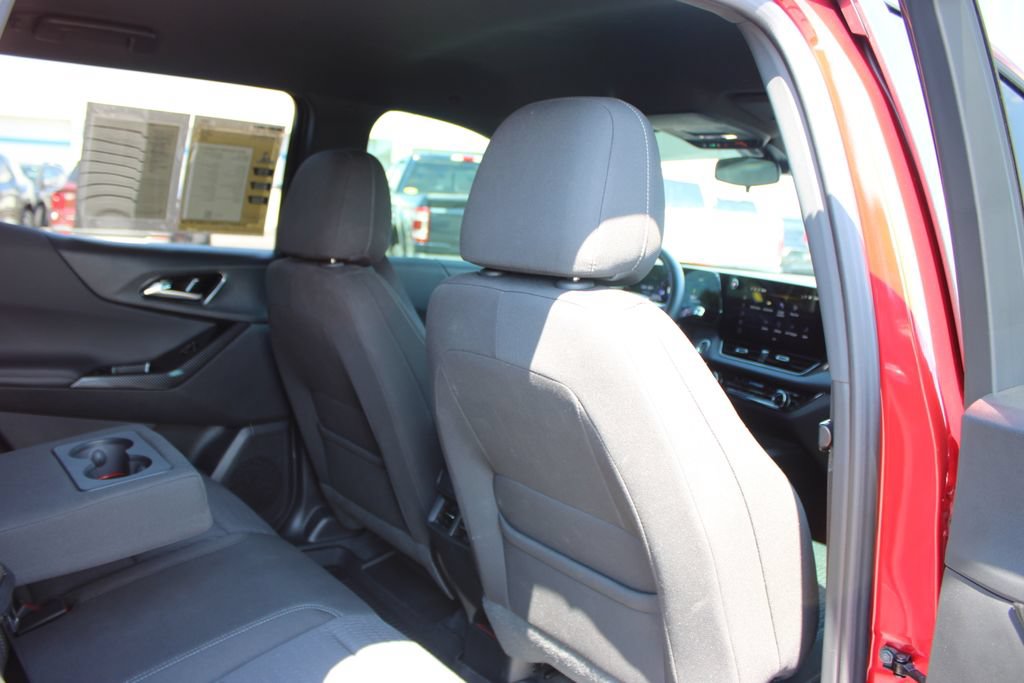 Used 2026 Chevrolet Equinox LT w/ LPO, Floor Liner Package AWD/4WD image 32