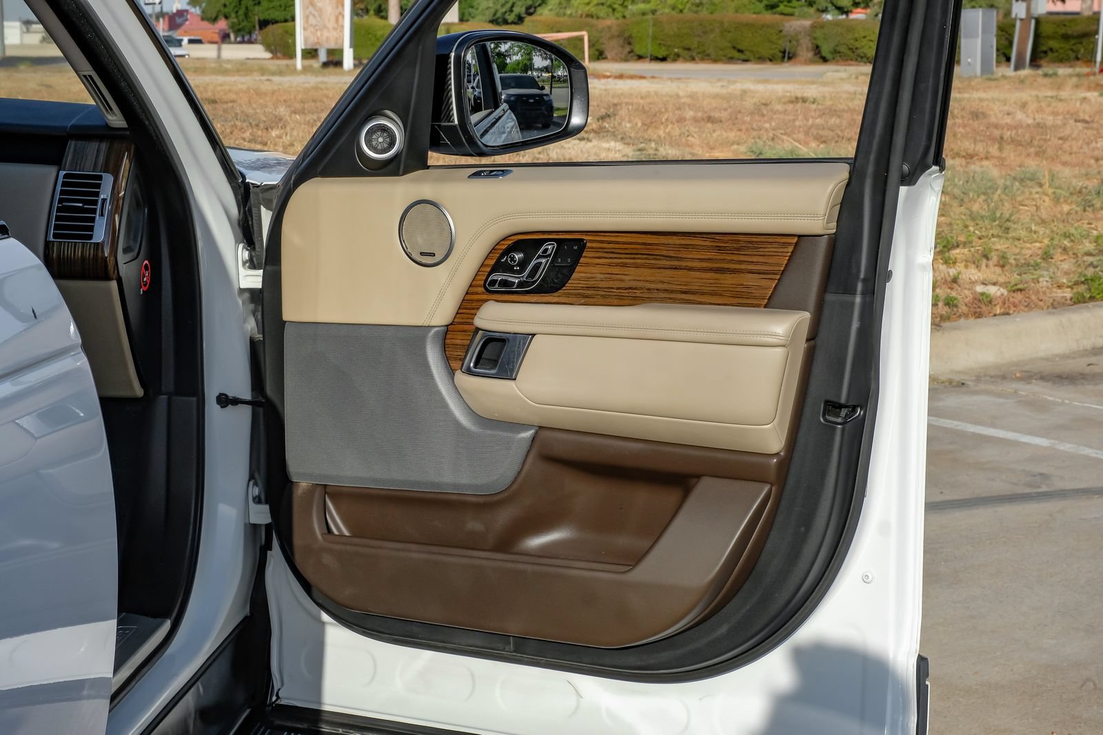 Used 2018 Land Rover Range Rover Supercharged AWD/4WD image 48