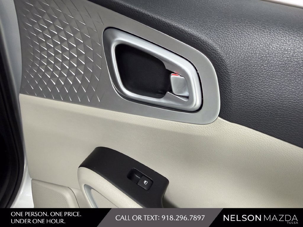 Used 2020 Kia Soul LX FWD image 38