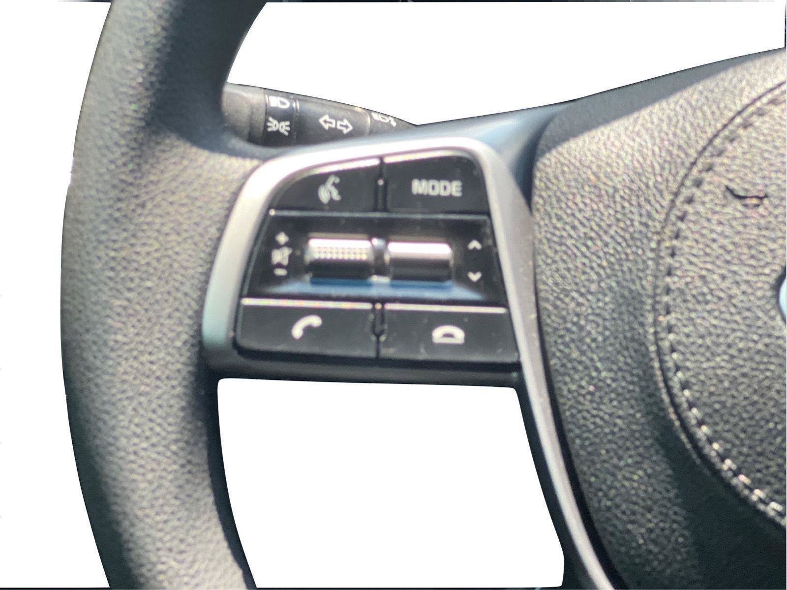 Used 2020 Kia Sorento LX FWD image 16