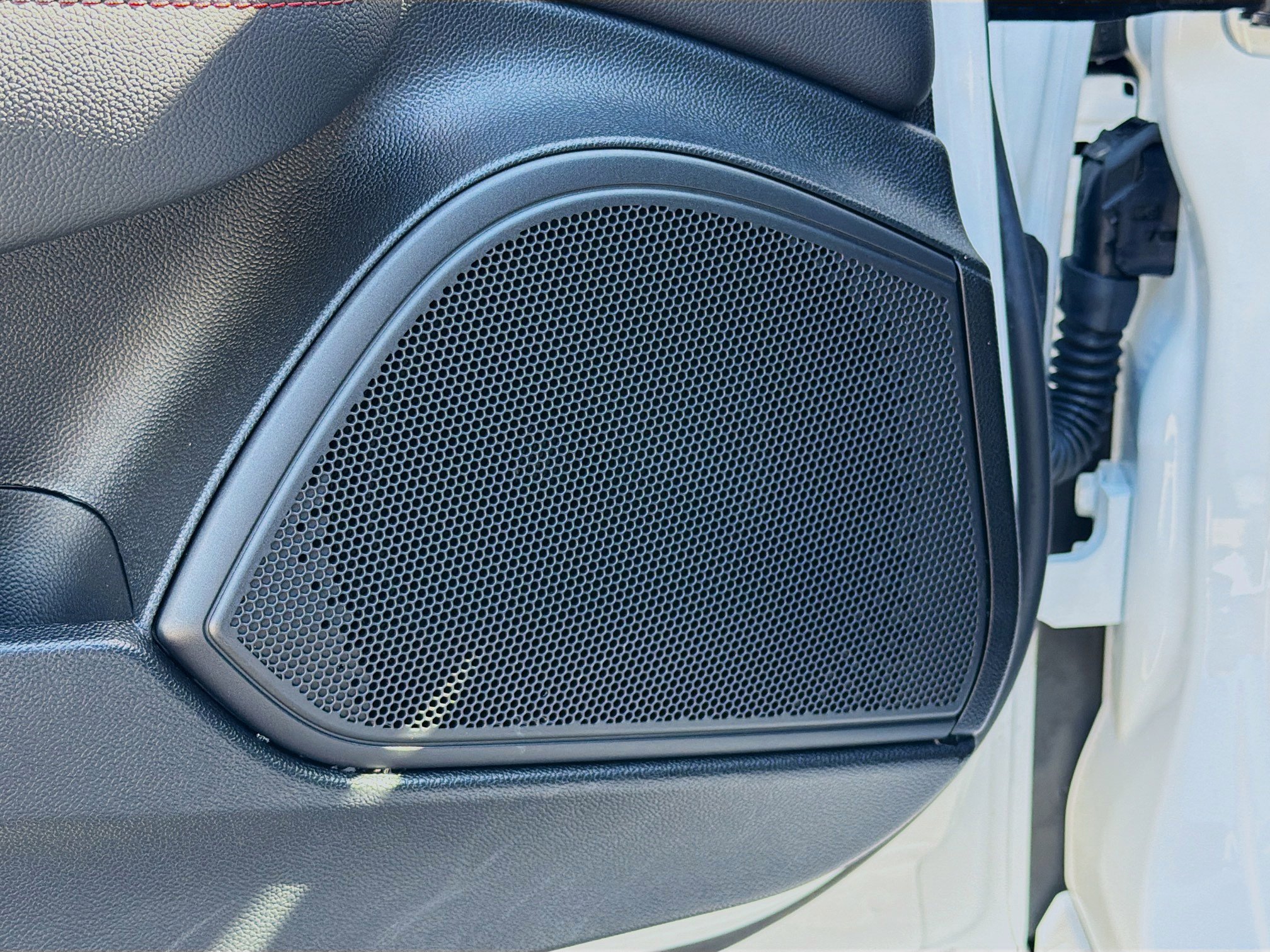 Used 2025 Alfa Romeo Giulia AWD w/ Driving Assist Package image 23