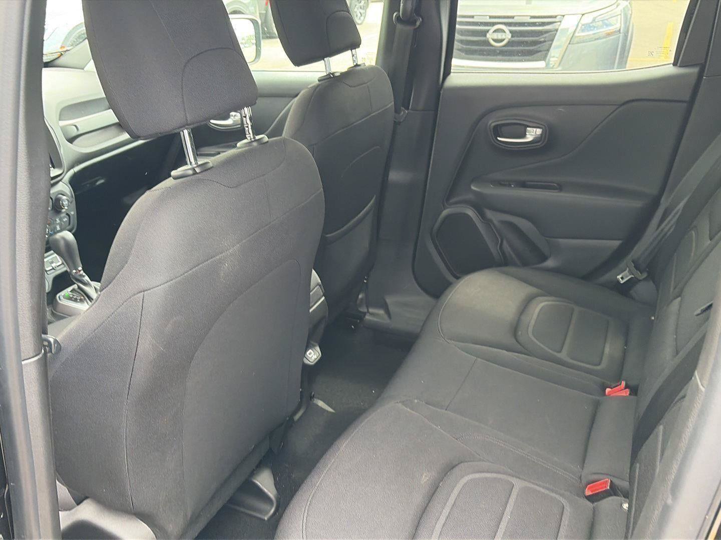 Used 2022 Jeep Renegade Latitude w/ Convenience Group AWD/4WD image 88