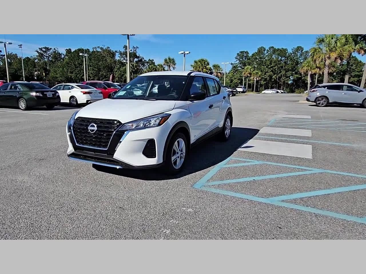 New 2025 Nissan Kicks Play S image 21