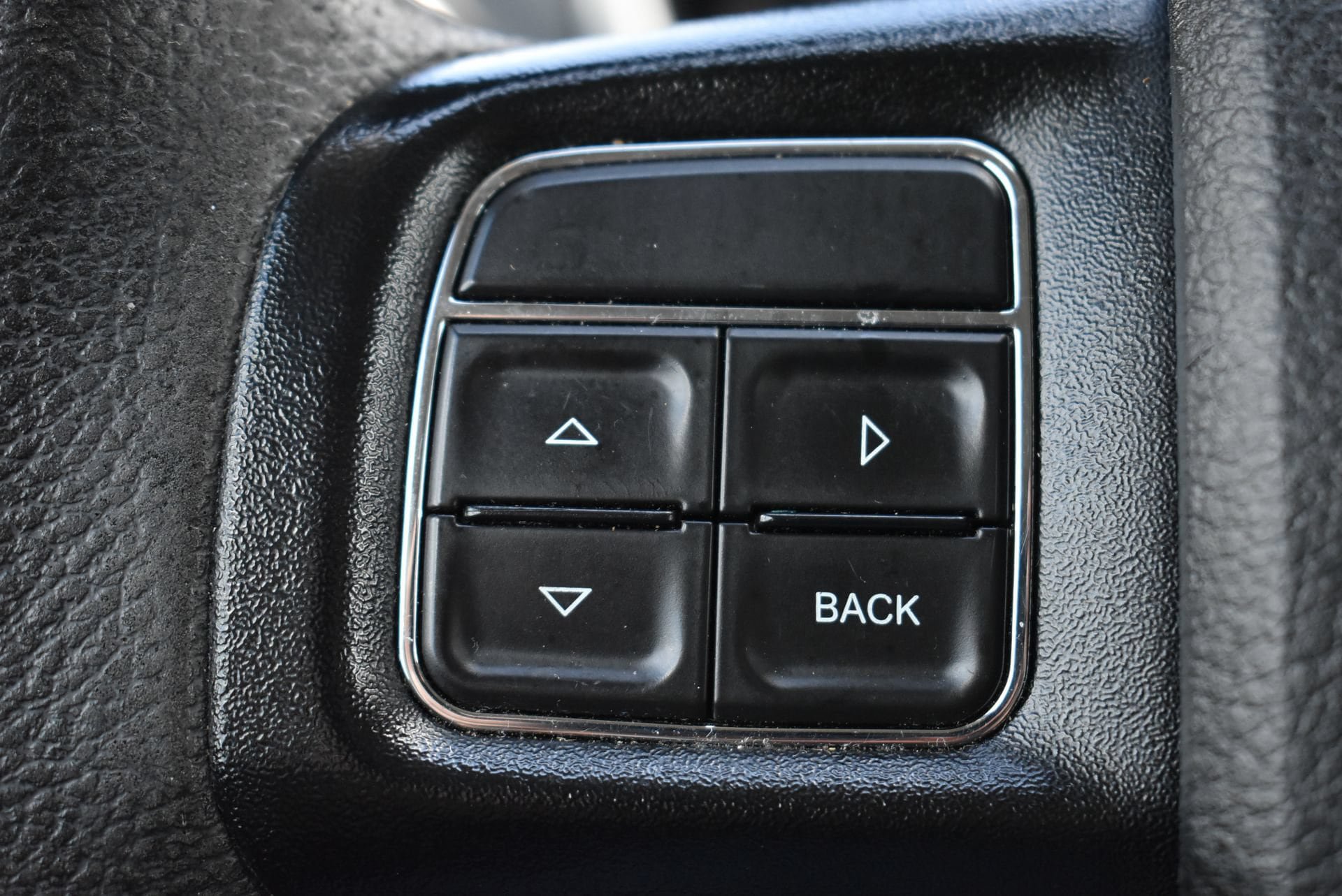 Used 2020 Dodge Journey SE FWD image 17