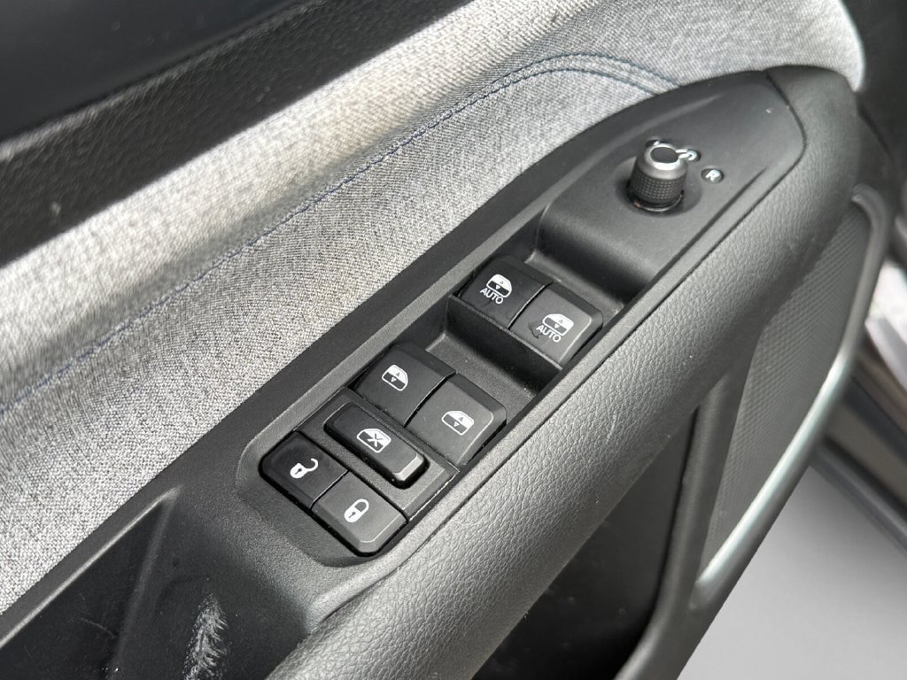 Used 2024 Jeep Compass Latitude AWD/4WD image 25