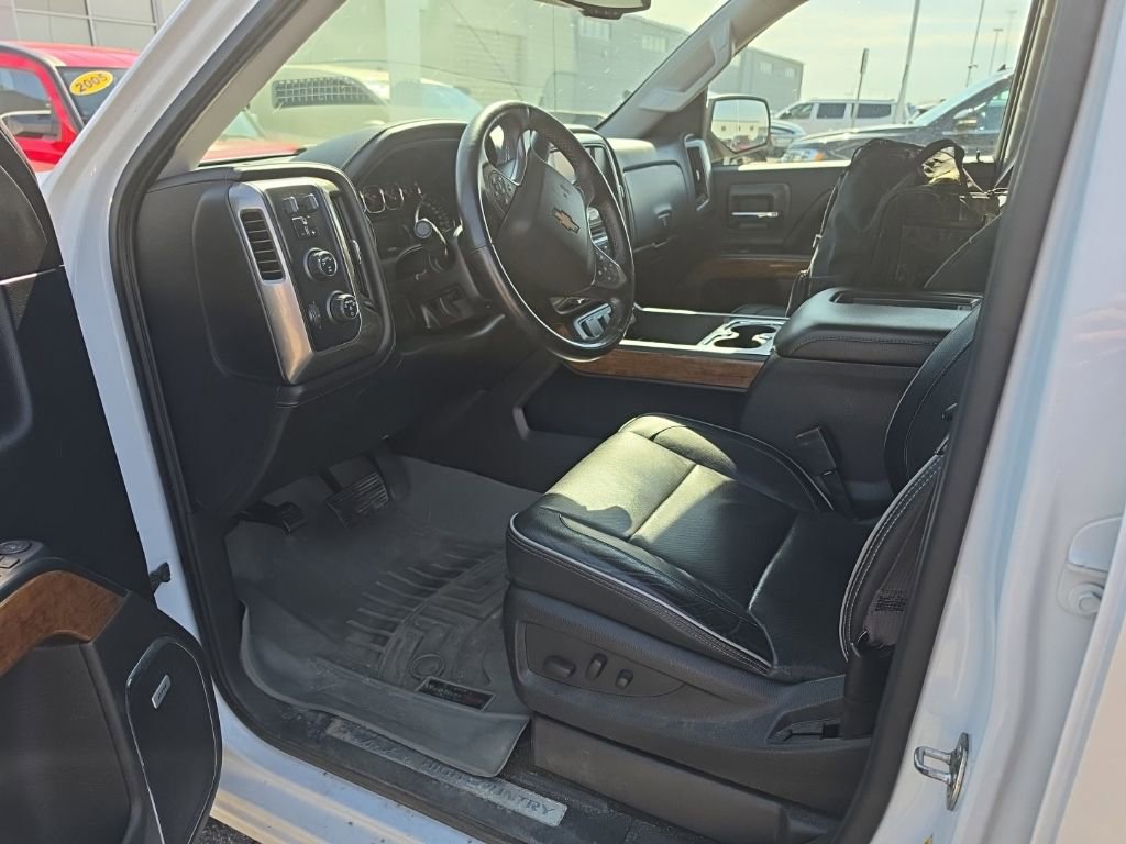 Used 2017 Chevrolet Silverado 1500 High Country AWD/4WD image 13
