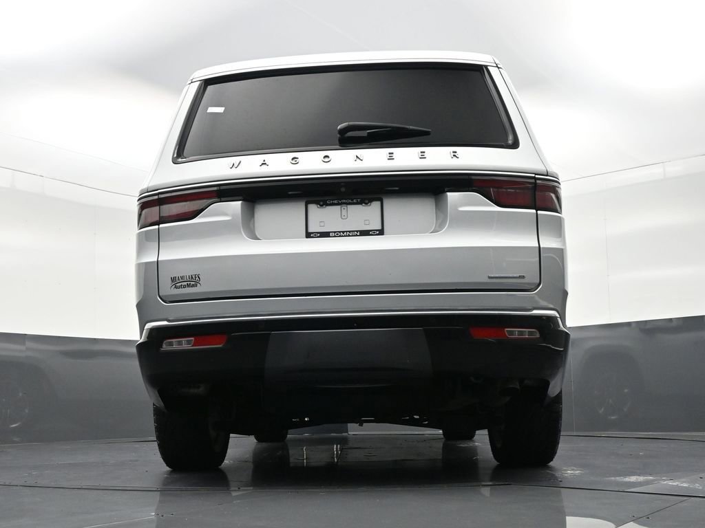 Used 2022 Jeep Wagoneer Series III w/ Premium Group I image 27