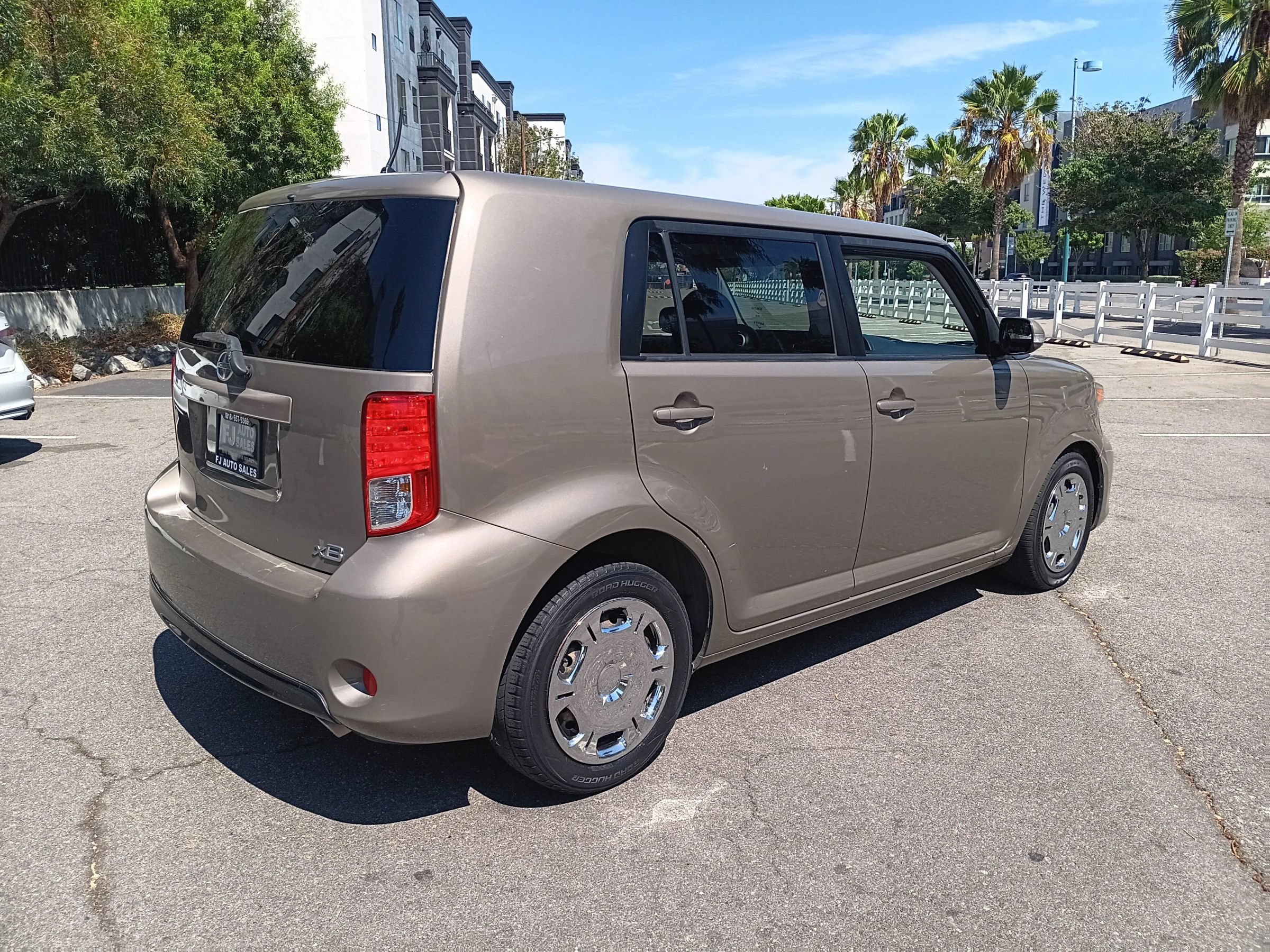 Used 2013 Scion xB FWD image 8
