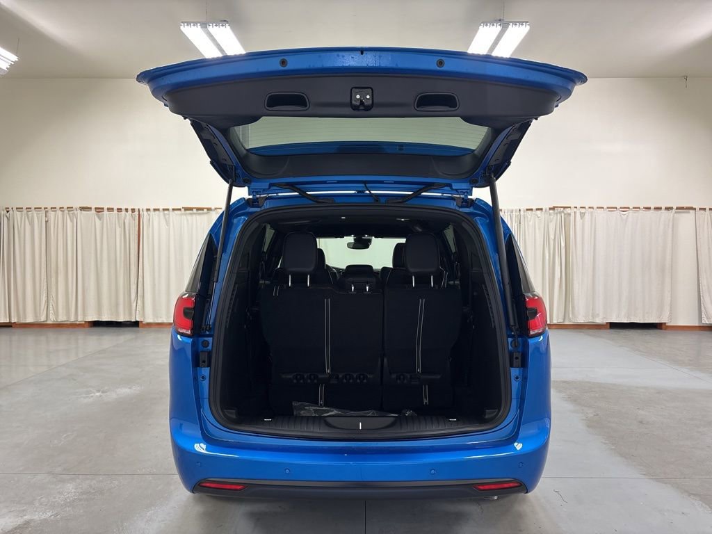 New 2026 Chrysler Pacifica Select FWD image 23