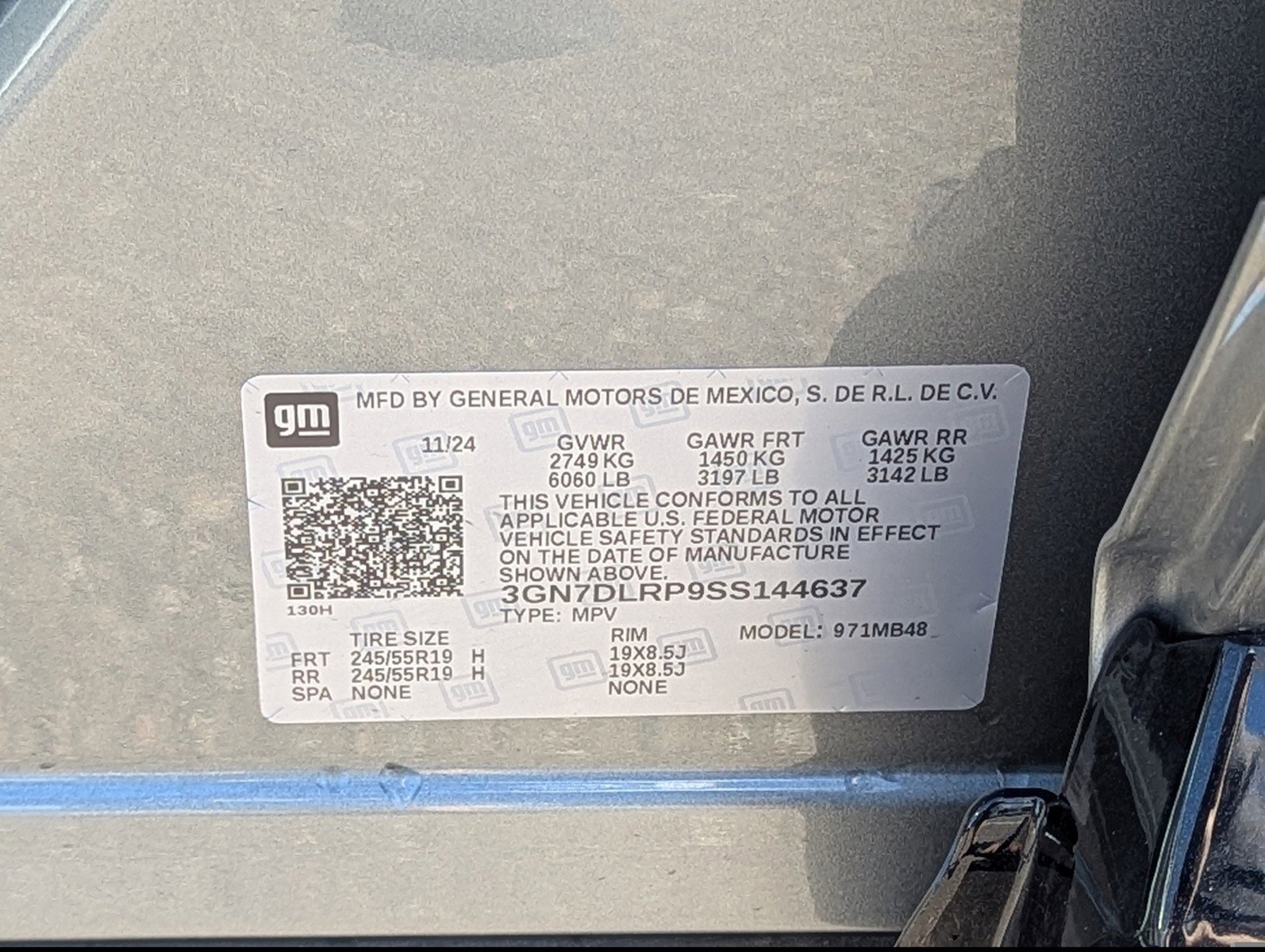 Used 2025 Chevrolet Equinox EV LT w/ Convenience Package image 36