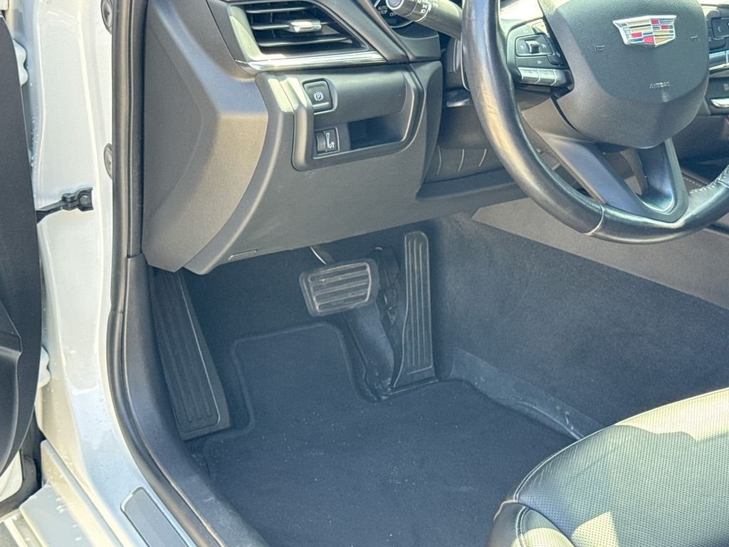 Used 2024 Cadillac CT4 Premium Luxury RWD image 17
