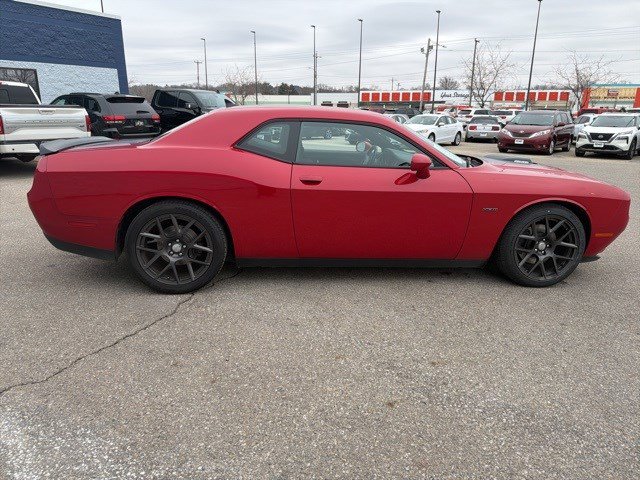 Used 2016 Dodge Challenger R/T image 6