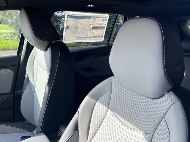 New 2026 Volkswagen Tiguan SE R-Line FWD image 10