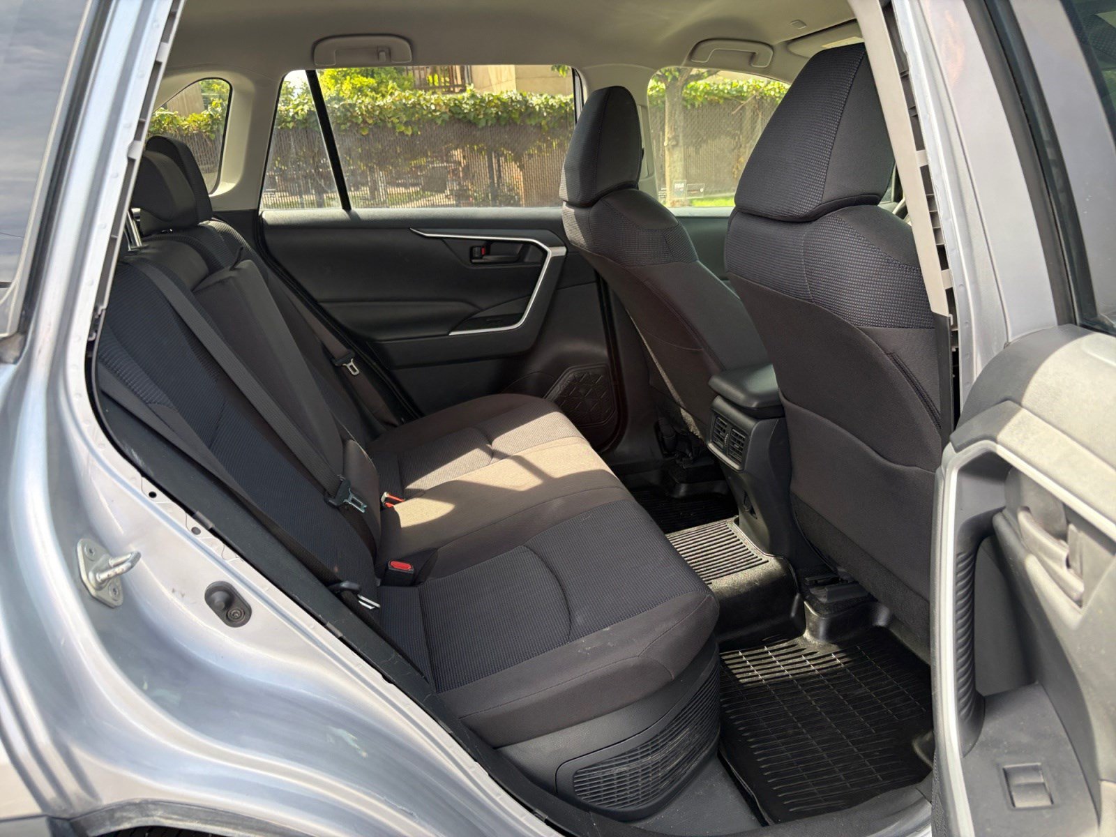 Used 2023 Toyota RAV4 LE AWD/4WD image 16