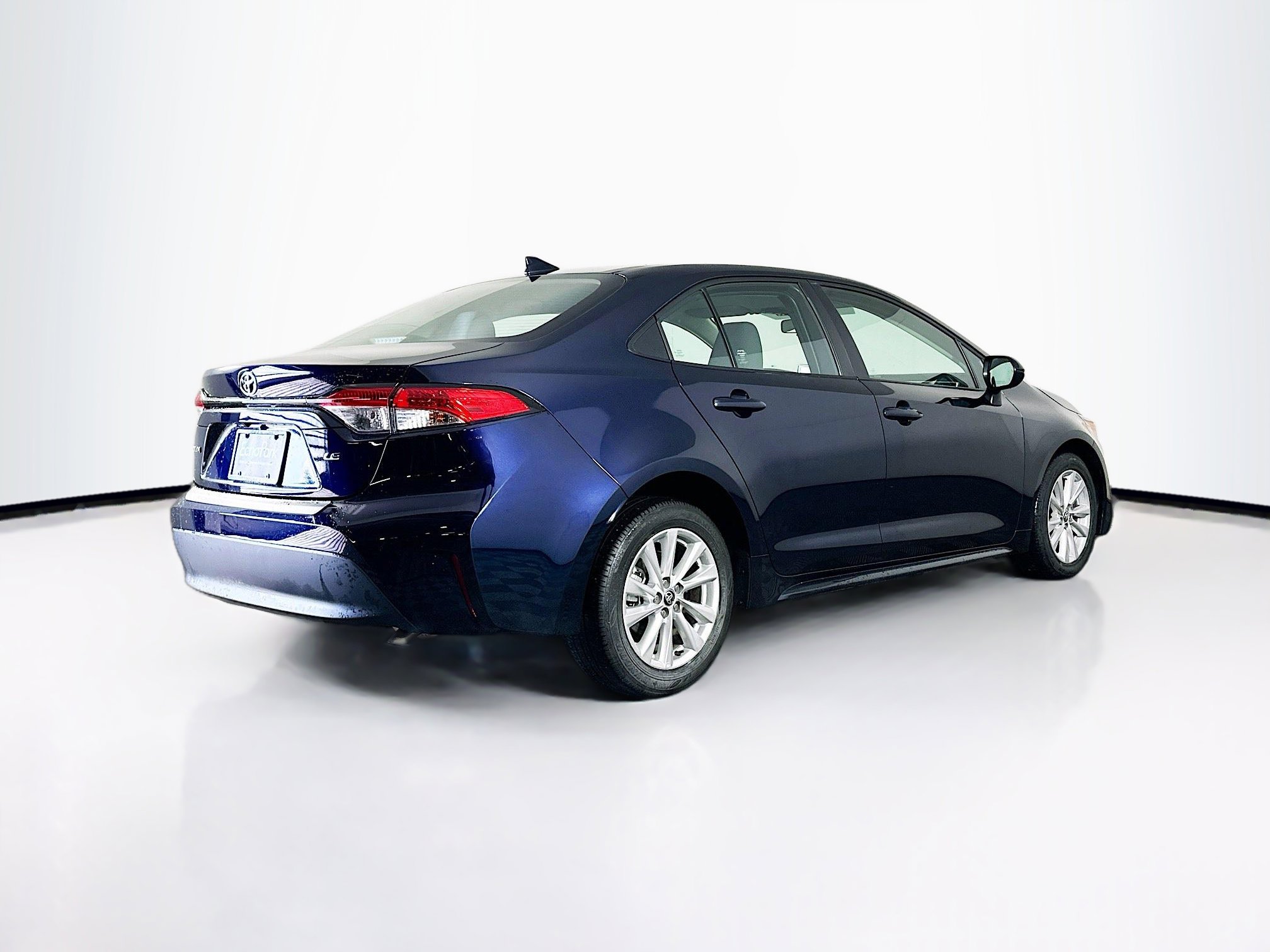 Used 2023 Toyota Corolla LE w/ LE Convenience Package image 9