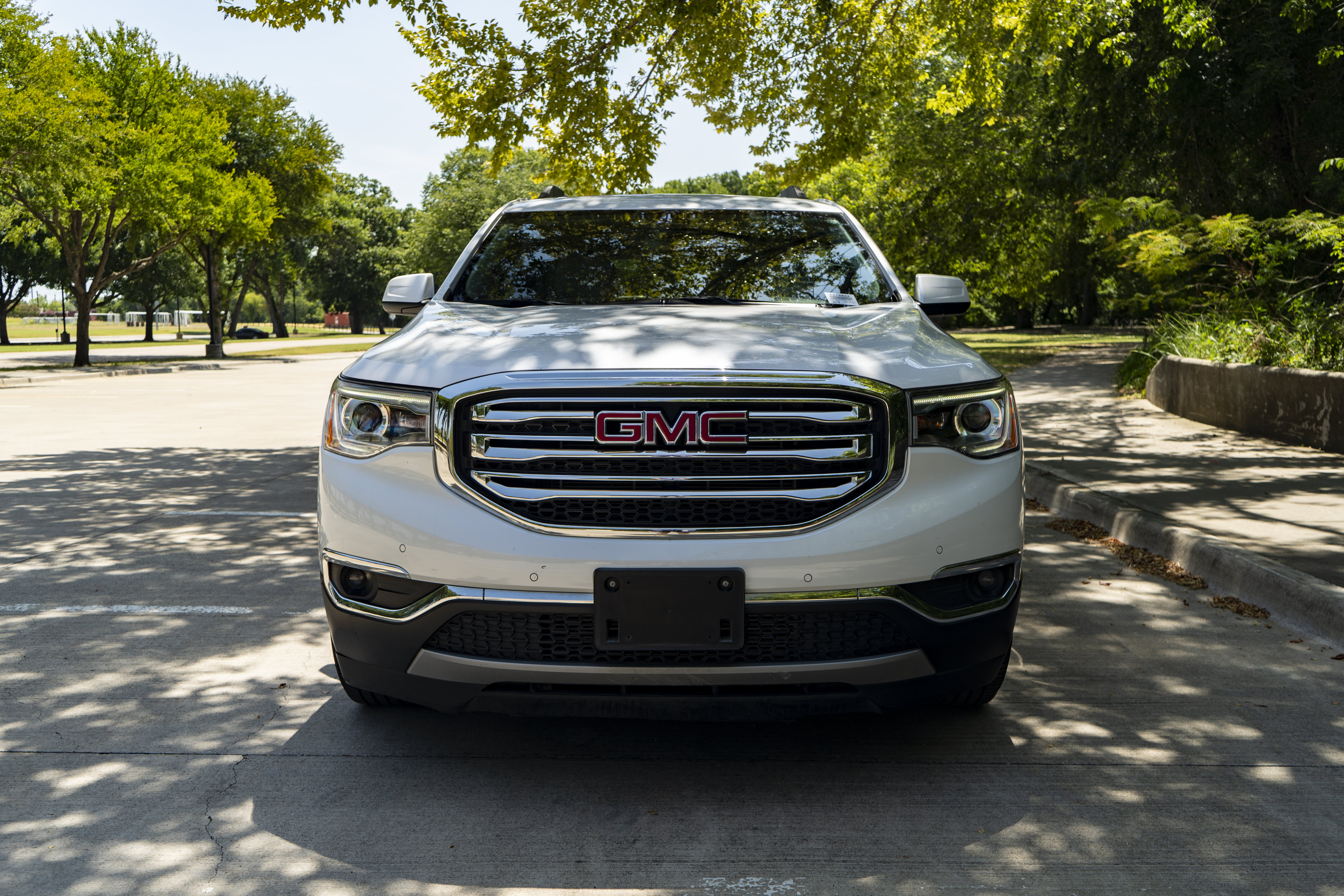 Used 2018 GMC Acadia SLT FWD image 3