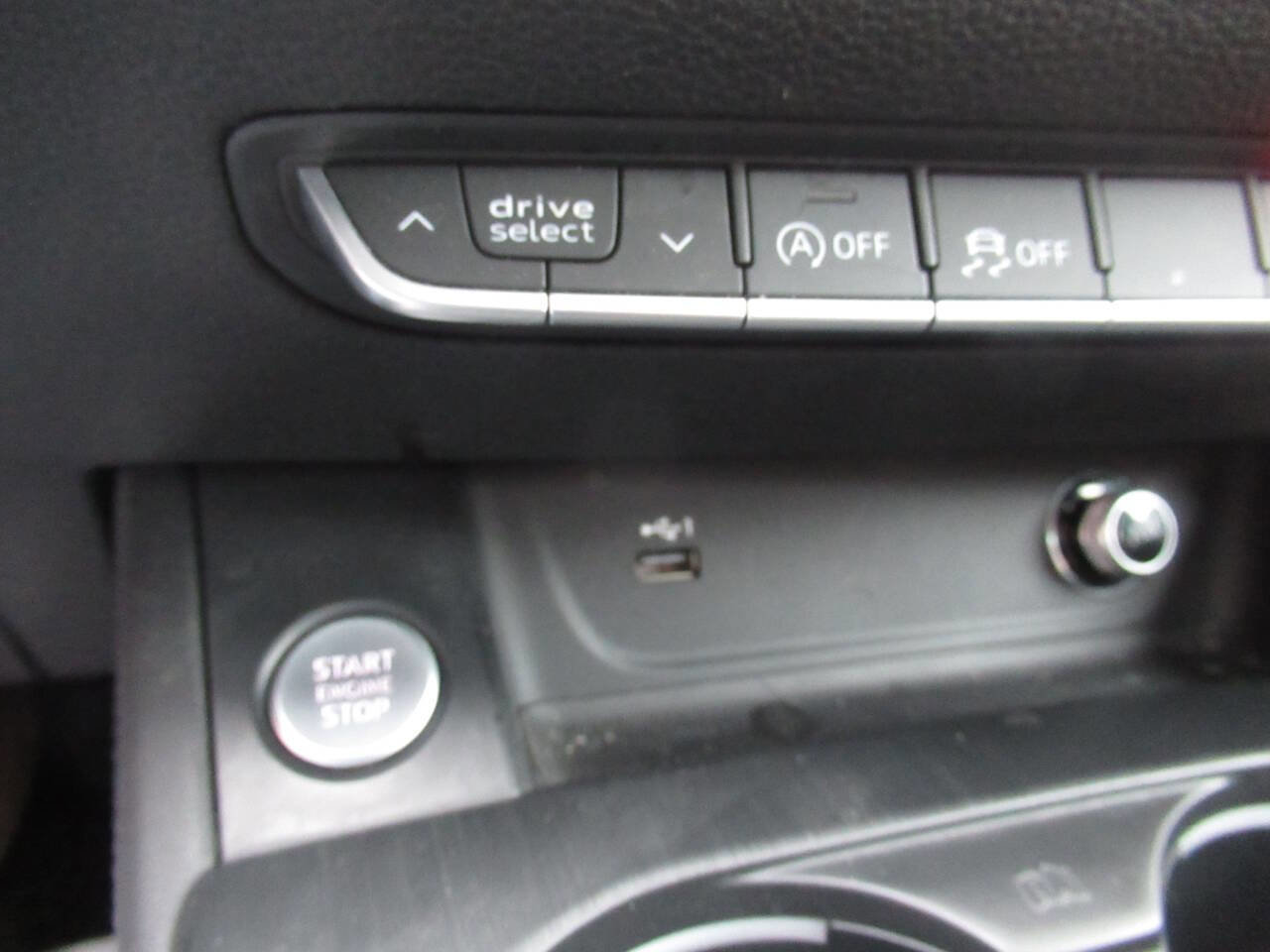 Used 2019 Audi A4 2.0T Premium Plus w/ Premium Plus Package image 29