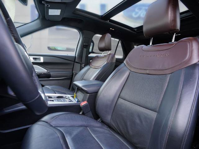 Certified 2023 Ford Explorer Platinum w/ Technology Package AWD/4WD image 12