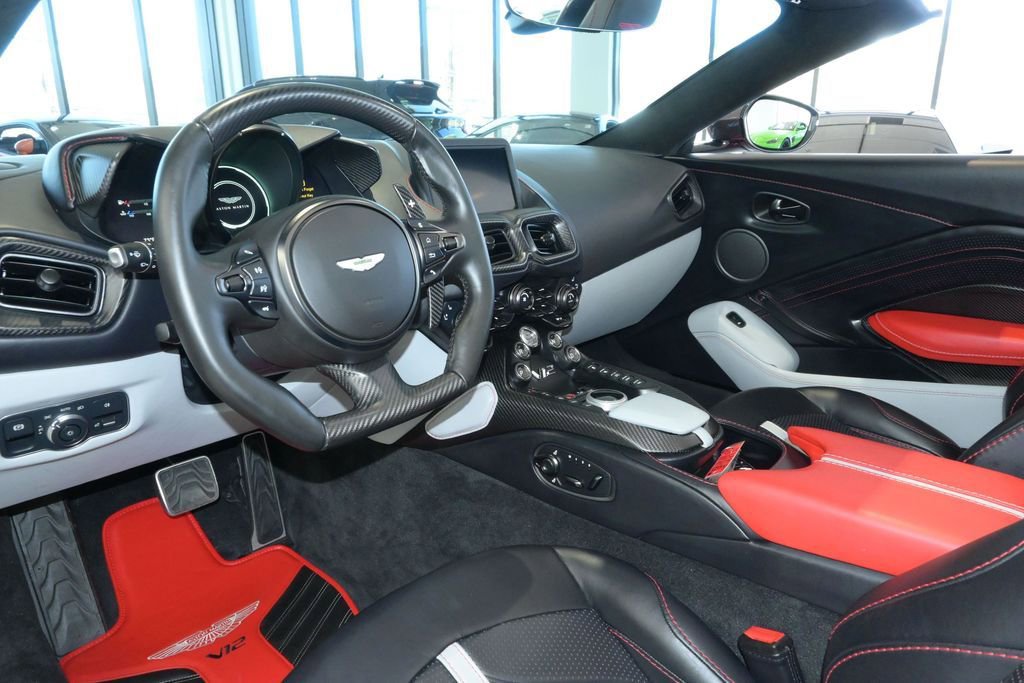Used 2023 Aston Martin V12 Vantage Roadster RWD image 38