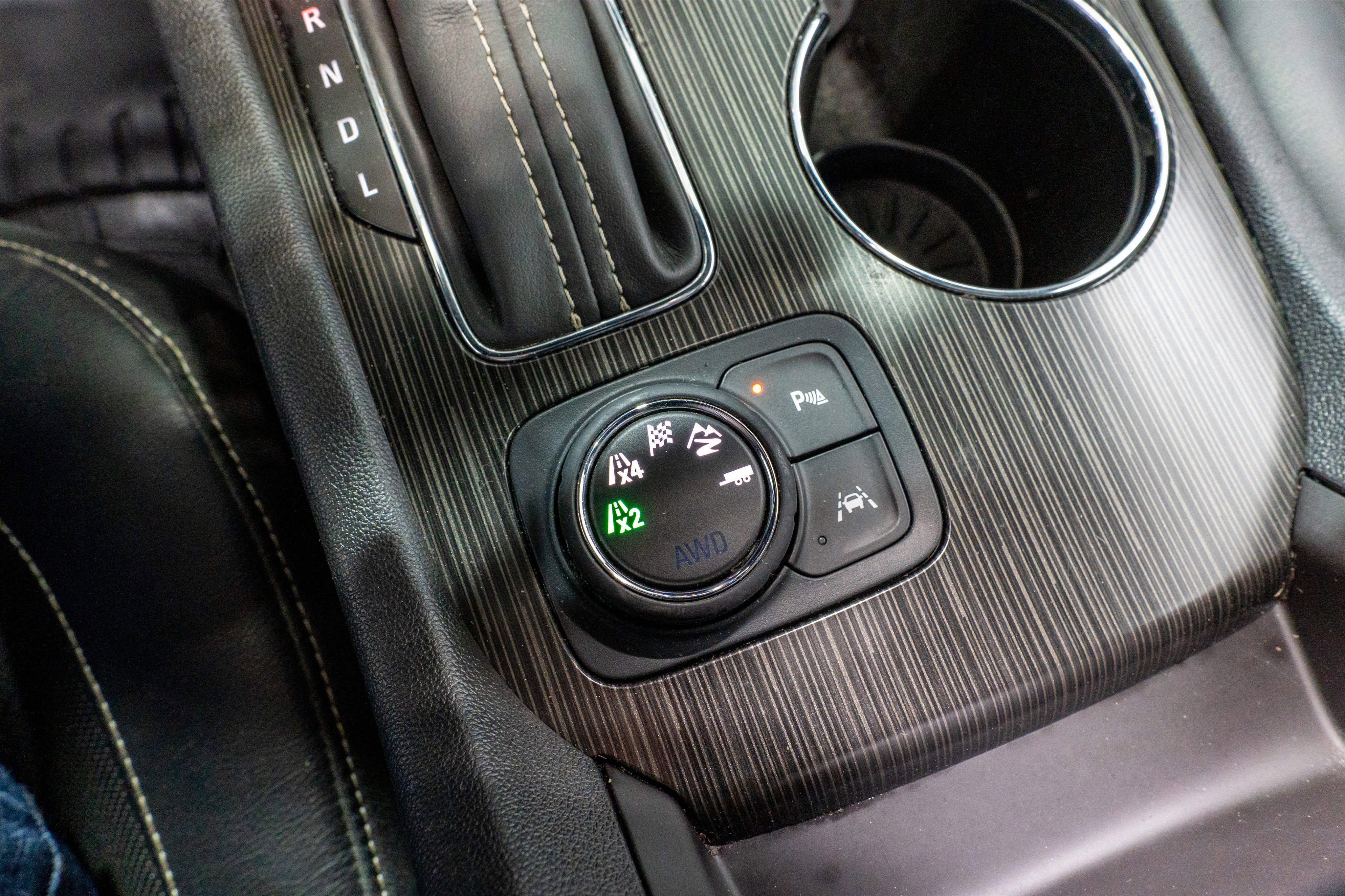 Used 2018 GMC Acadia SLT w/ LPO, Black Accent Package image 25