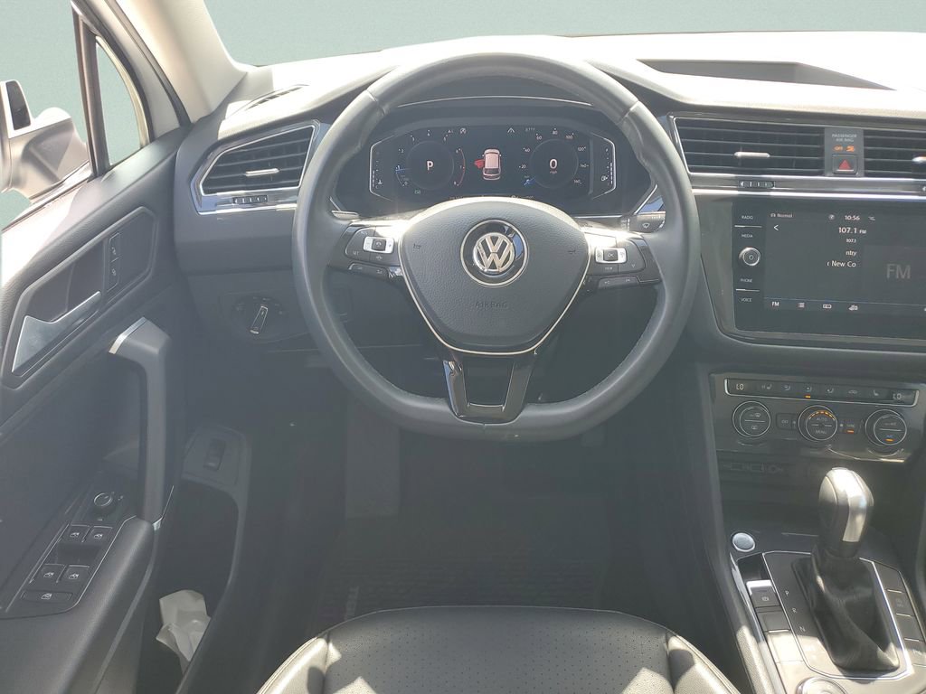 Used 2020 Volkswagen Tiguan SEL AWD/4WD image 12