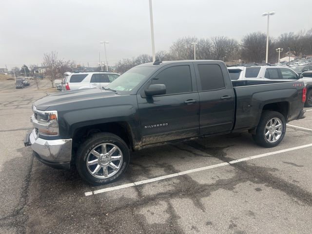 Used 2018 Chevrolet Silverado 1500 LT image 2