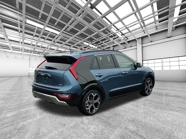 Certified 2024 Kia Niro SX Touring image 3