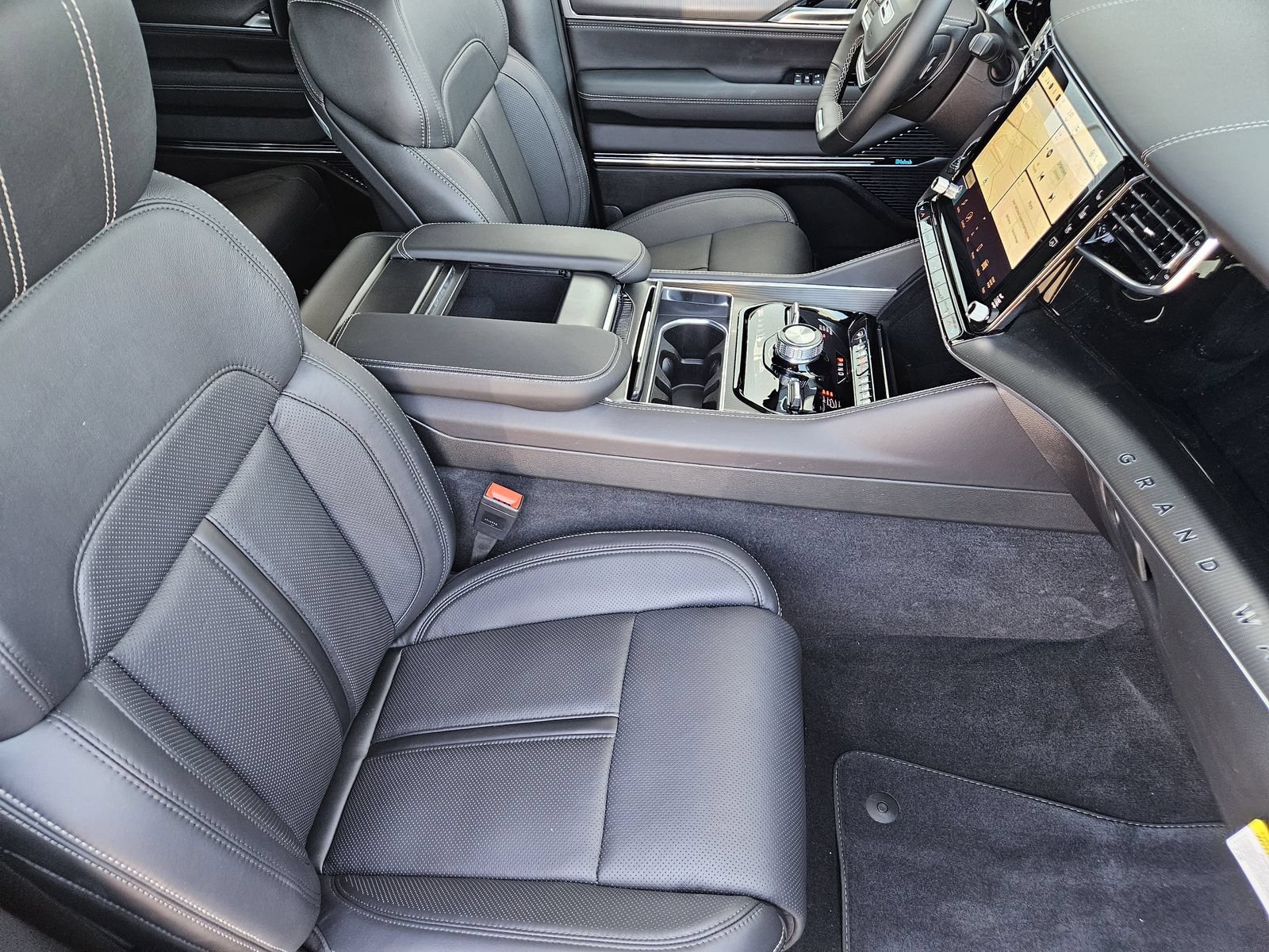 New 2026 Jeep Grand Wagoneer Summit w/ Rear Seat Video Group I AWD/4WD image 15