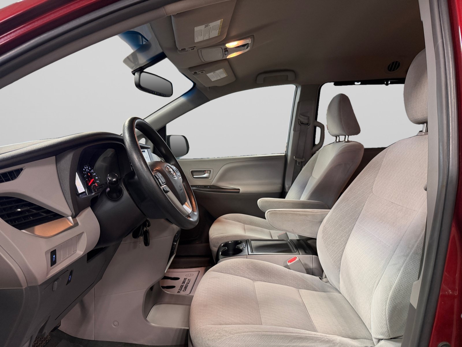 Used 2015 Toyota Sienna LE FWD image 14