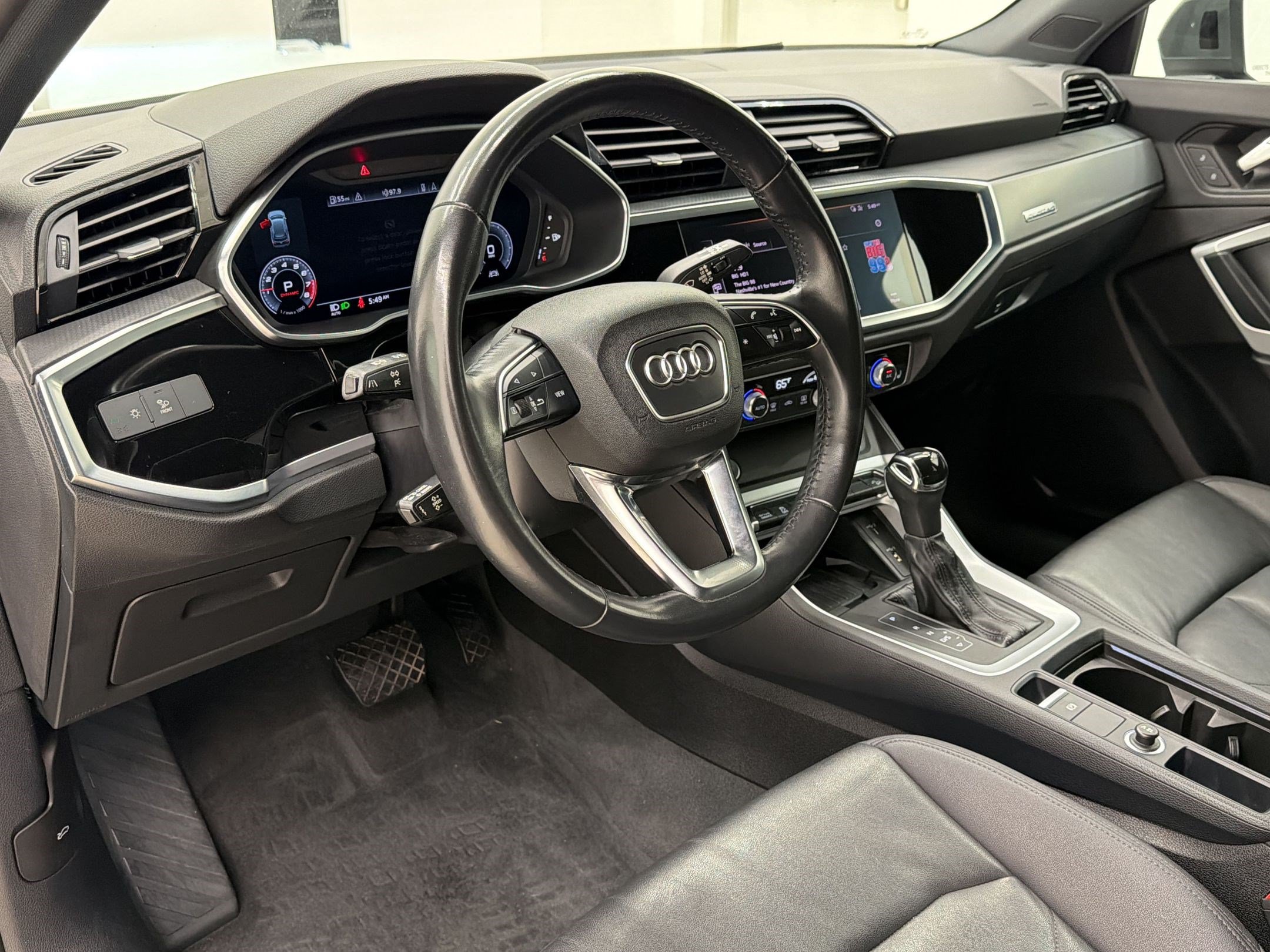 Used 2019 Audi Q3 2.0T Premium Plus AWD/4WD image 4