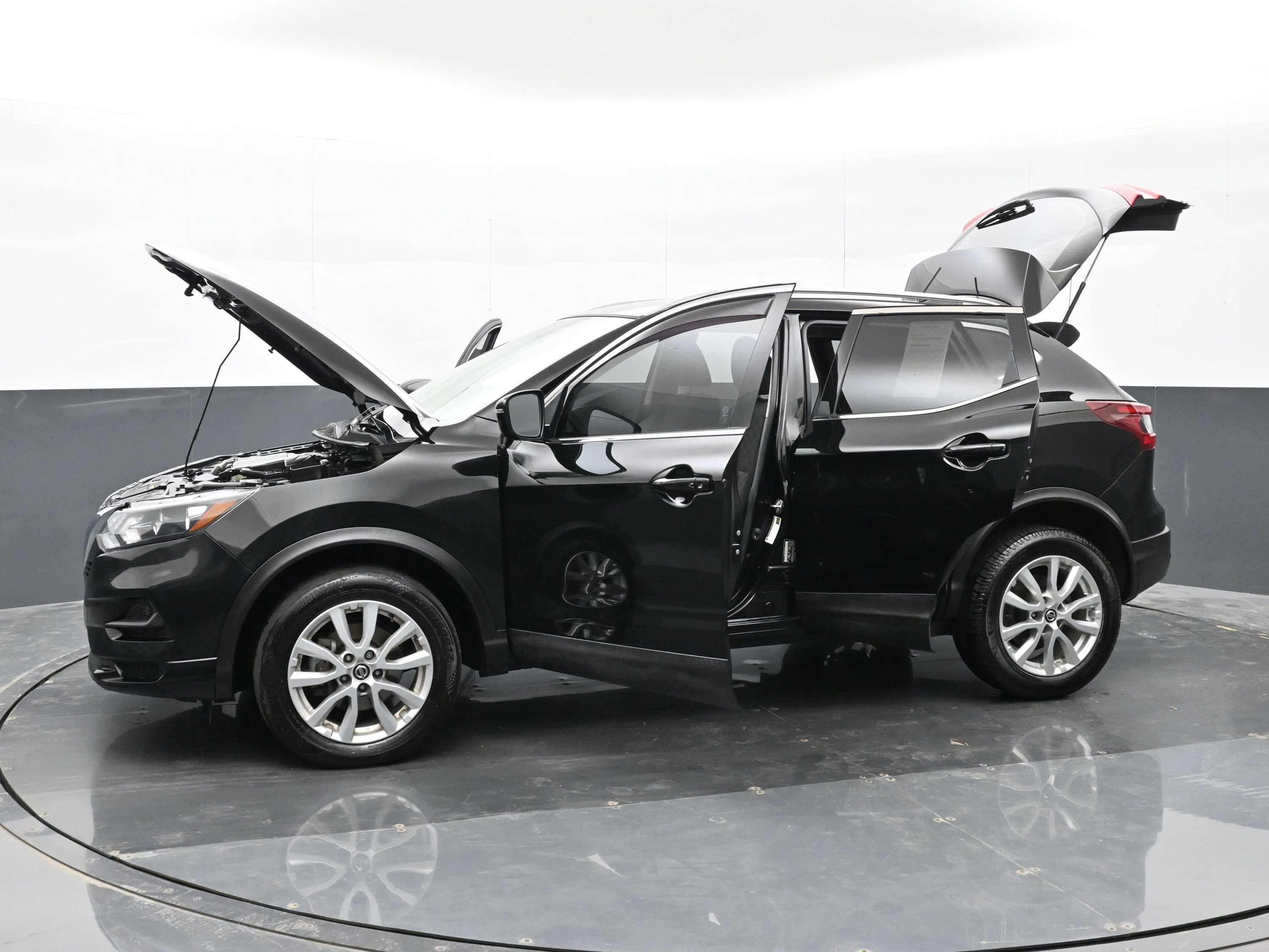 Used 2020 Nissan Rogue Sport SV image 48