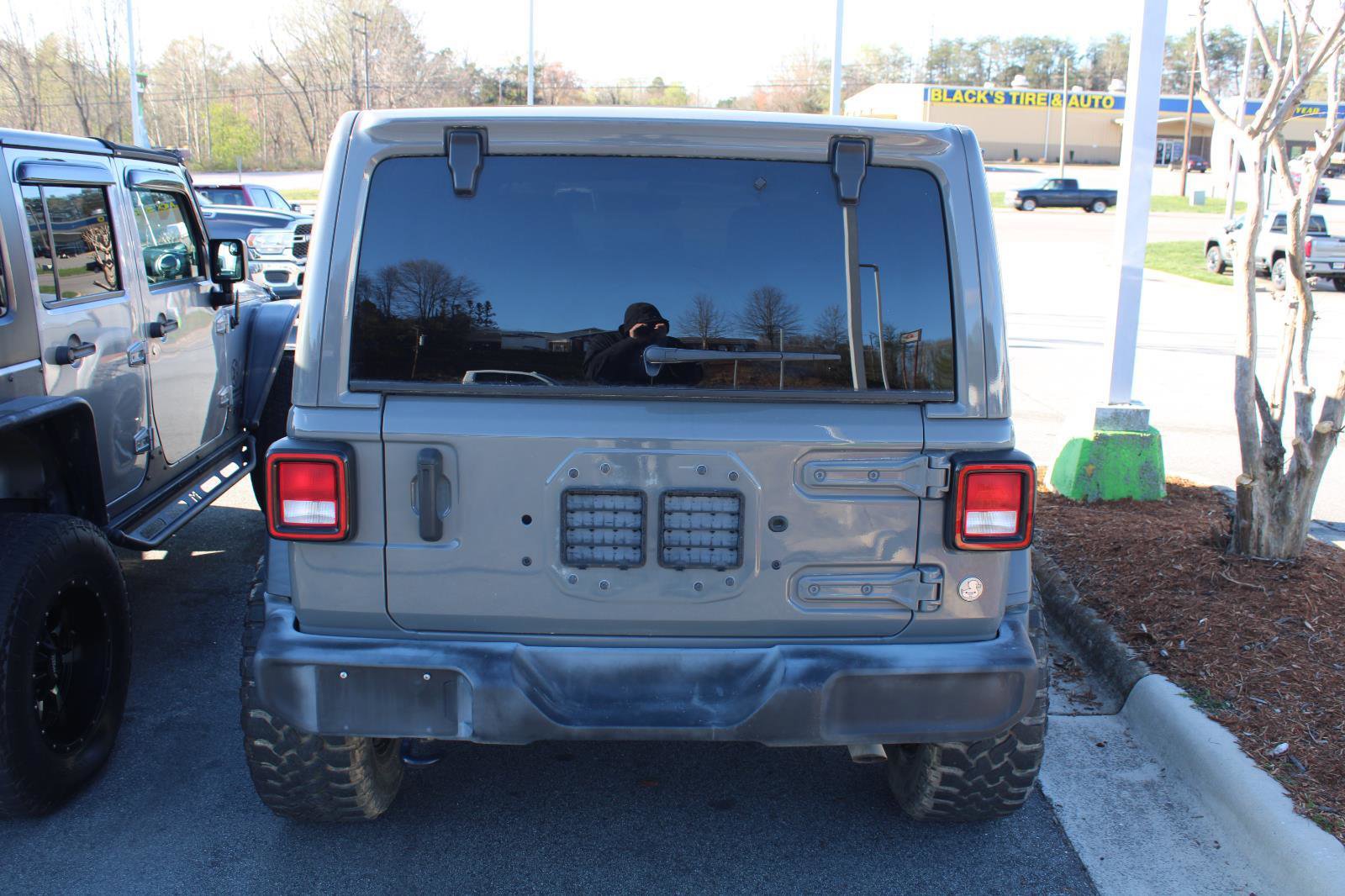Used 2020 Jeep Wrangler Unlimited Sport S w/ Sun And Sound Package image 7