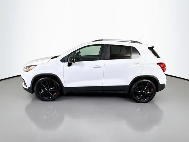 Used 2020 Chevrolet Trax LT w/ Sun & Sound Package FWD image 9