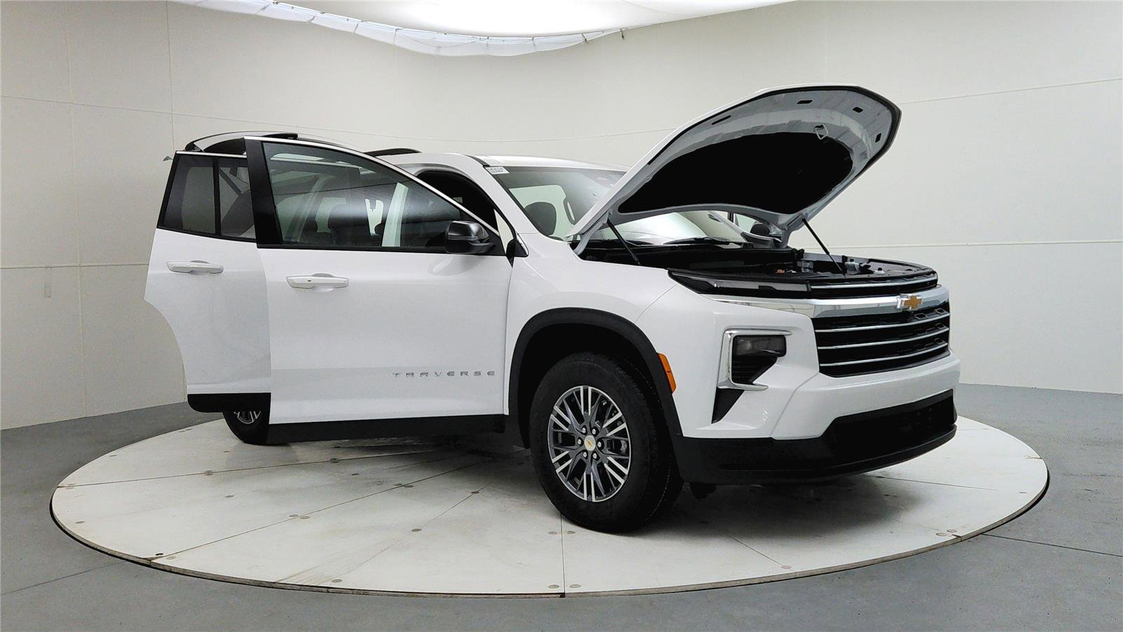 New 2026 Chevrolet Traverse LT image 9