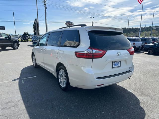 Used 2017 Toyota Sienna XLE w/ XLE Navigation Package AWD/4WD image 3