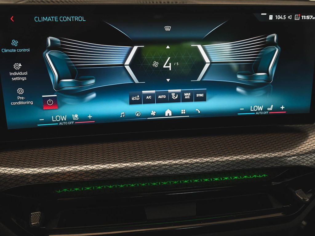 Used 2025 BMW M340i xDrive AWD/4WD image 26
